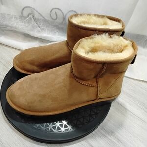 Kirkland Signature Genuine Chestnut Tan Shearling Suede Boots Booties SIZE W8